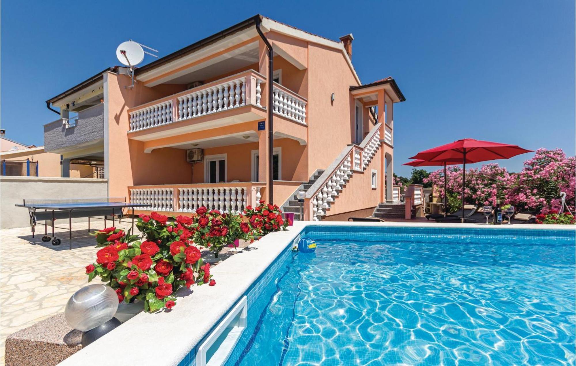 Cozy Home In Betiga With Outdoor Swimming Pool Barbariga Exterior photo